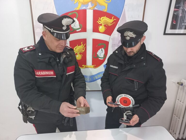 Fermati in auto con oltre 200 grammi di cocaina: due arresti