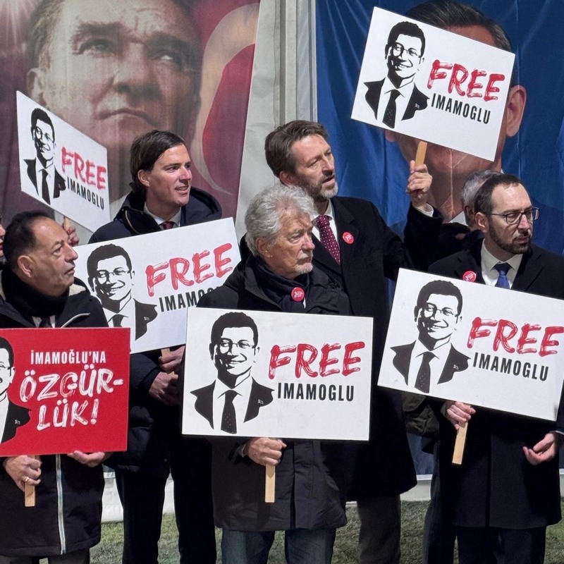 MANIFESTAZIONE PER IMAMOGLU