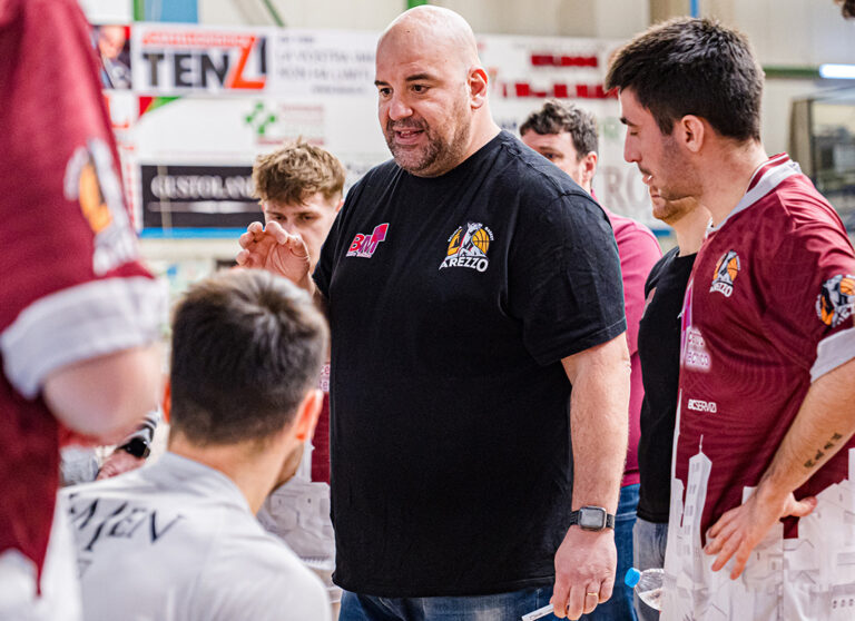 Basket, il Centro Tecnico BM Arezzo continua a vincere: Borgomanero ko al Palasport Estra