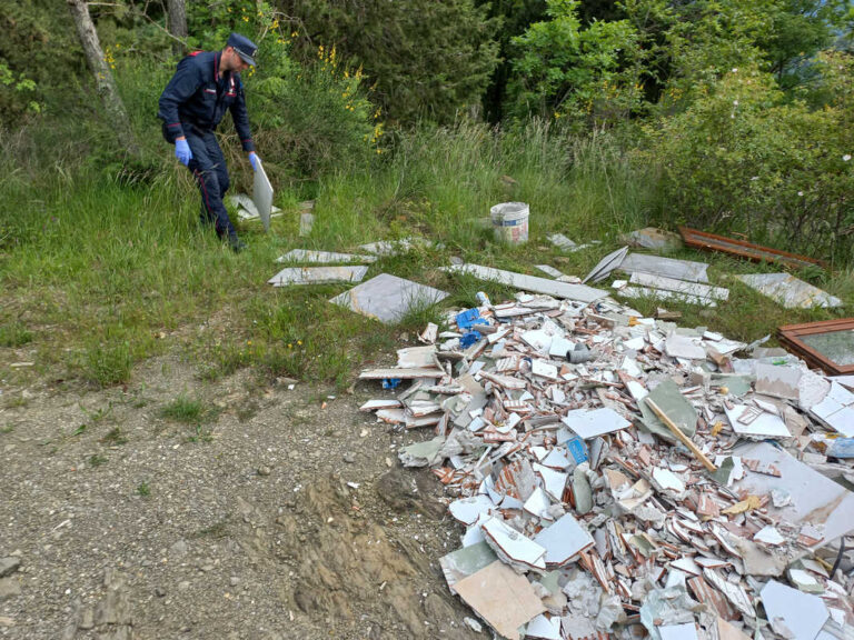 Sequestrata azienda agricola in Valtiberina: 250 metri cubi di rifiuti e gravi carenze sanitarie