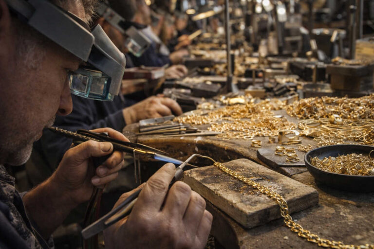 Export, Arezzo vola nel 2025: oltre 18,5 miliardi di euro e crescita del 19%