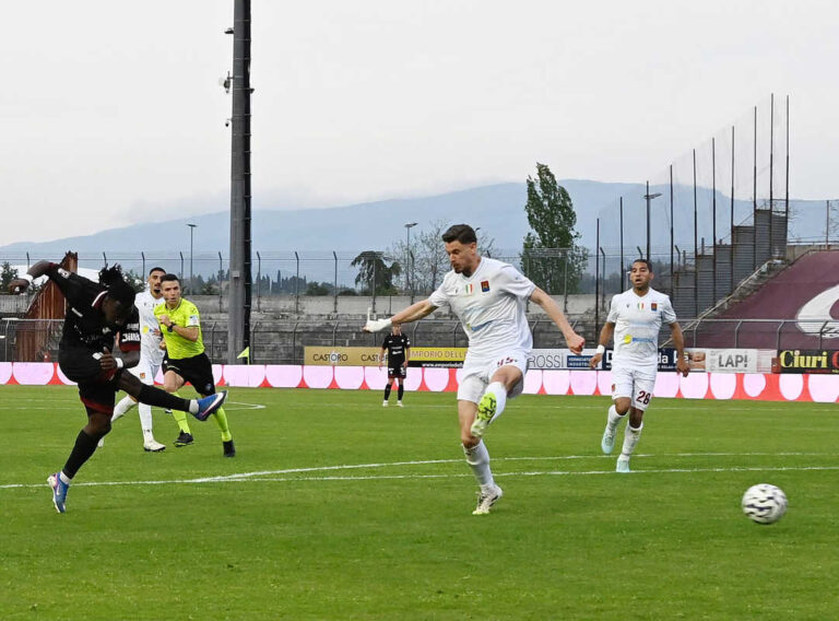 Meno due! L’Arezzo piega il Livorno e sogna ancora