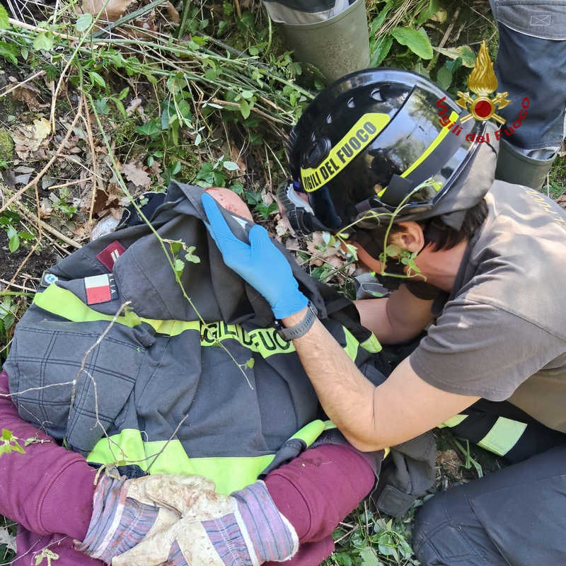 Cade in un dirupo a Castelfranco Piandiscò soccorso dai Vigili del Fuoco