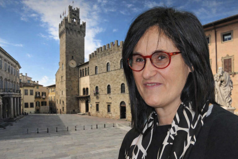 De Robertis: “Basta politica”… dopo due telefonate: “Oh, levatevi, torno io!”