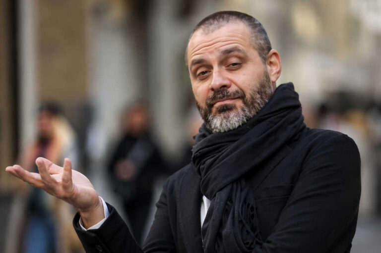 Oh via, pare l’arrivo del Papa: ma è solo il nuovo capo dei vigili!