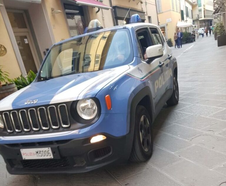 Arezzo, rissa all’ora dell’aperitivo: bischerate e coltellate in pieno centro