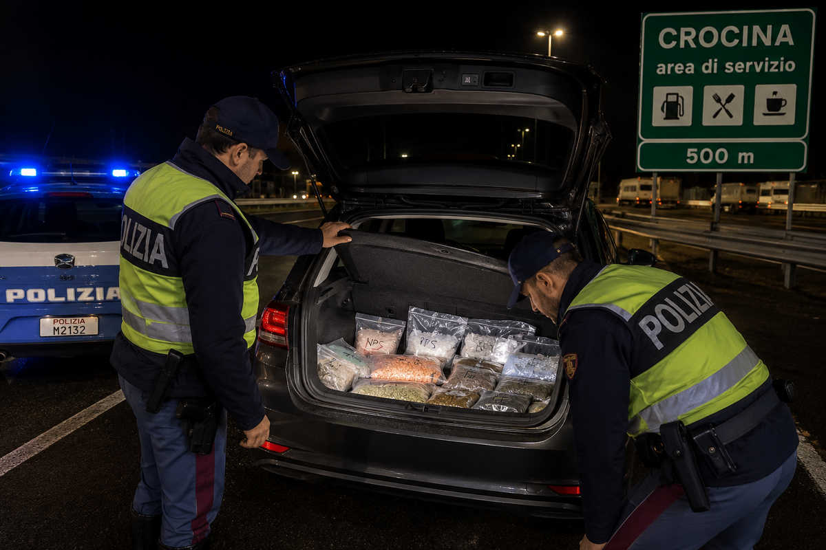 A1, fermati con ecstasy, hashish e catinoni