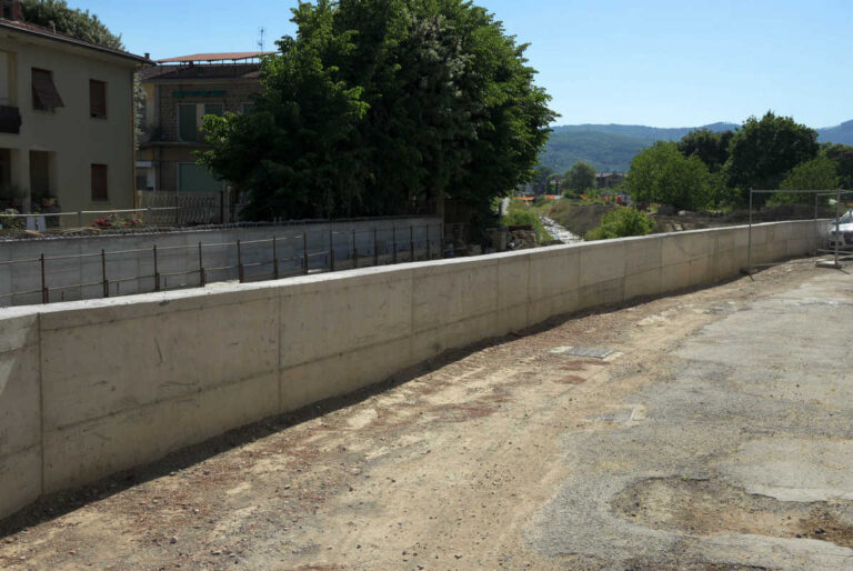 Castro, il muro cresce: sicurezza o muraglia?