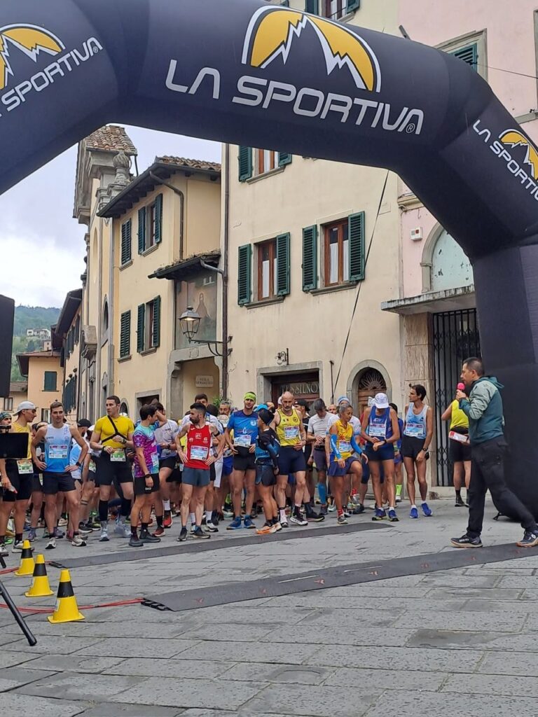 Trail del Falterona, 300 scarpe nel fango e il Casentino fa il pieno di fatica e panorama