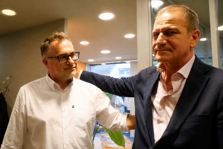 Veneri si rasa, il vescovo benedice e Facebook nomina già gli assessori: ad Arezzo è iniziata la legislatura parallela