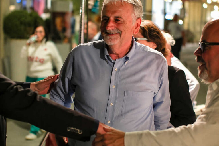 «Bravo Marcello»: gli aretini aspettavano i moccoli e invece arrivano i complimenti.
