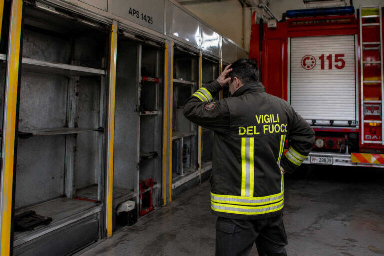 Rubano ai Vigili del Fuoco: ladri talmente brillanti che alla prossima emergenza chiamano sé stessi