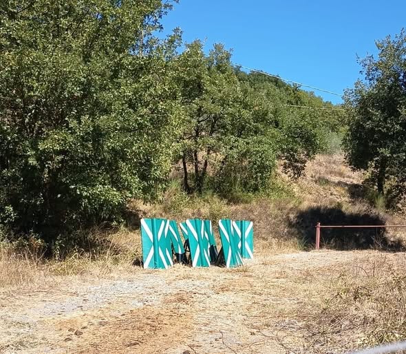 Scudi di Porta Sant’Andrea ritrovati sulla strada verso Peneto Gli scudi di Porta Sant’Andrea ritrovati lungo la strada verso Peneto