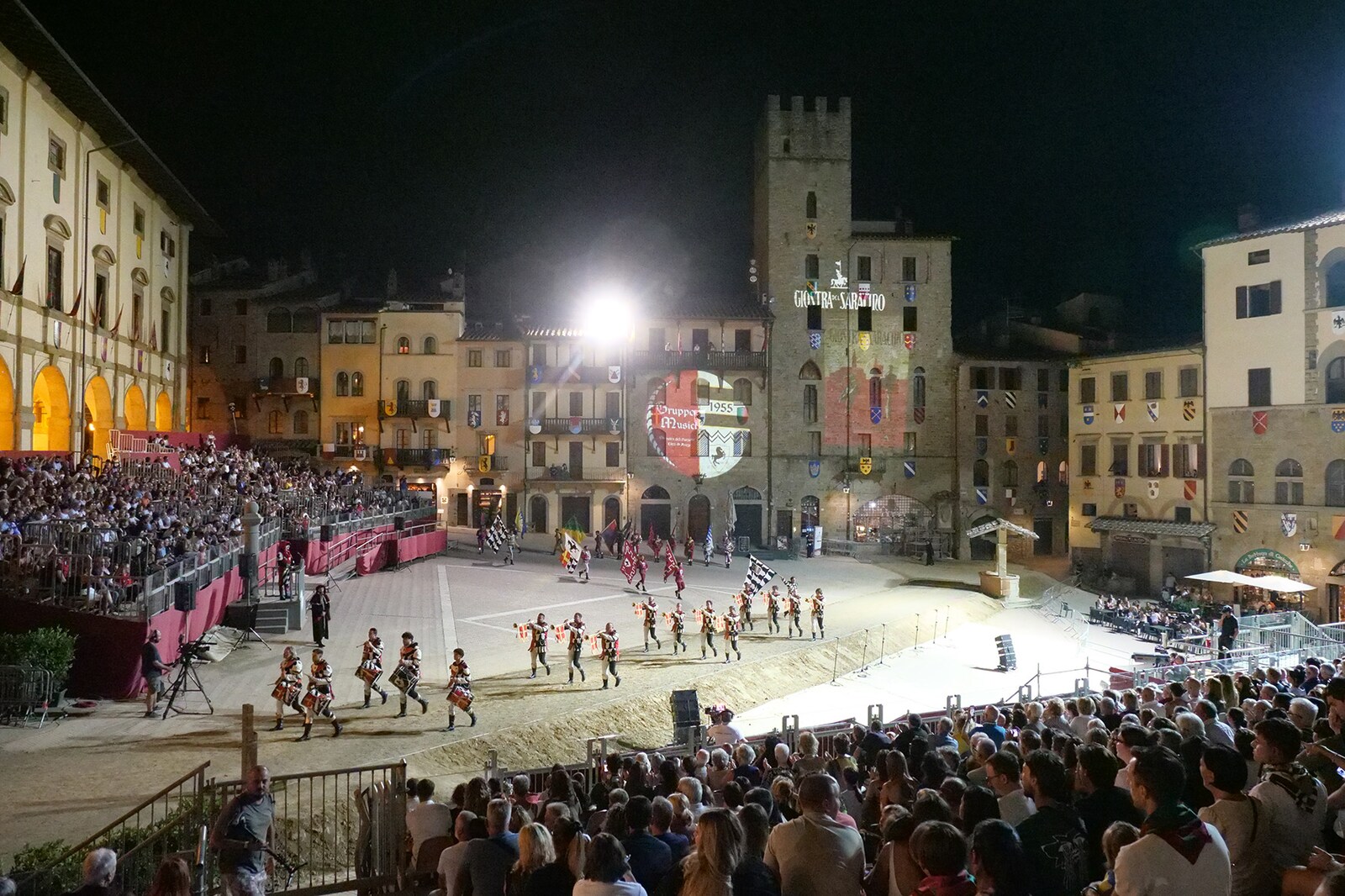 Concerto dei Musici in Piazza Grande – 150ª Giostra del Saracino Veduta di Piazza Grande durante il concerto dei Musici per la 150ª Giostra del Saracino di Arezzo