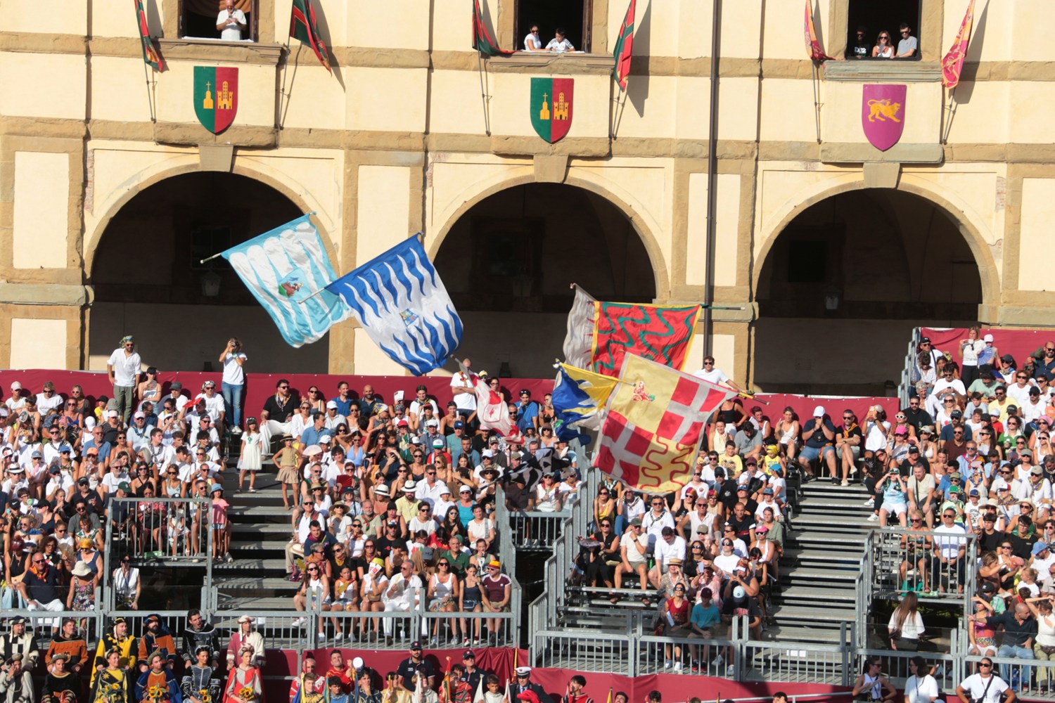 Giostra del Saracino di Arezzo vista dall’alto in Piazza Grande