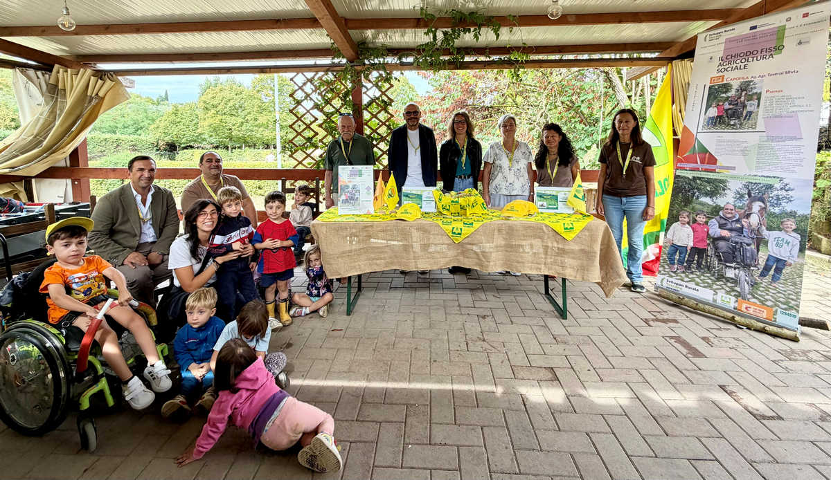 Presentazione del progetto Il Chiodo Fisso Agricoltura sociale ad Arezzo con operatori, famiglie e bambini